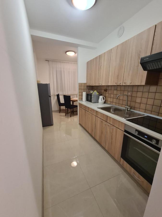 Apartman Yellow - Self Check In オシエク エクステリア 写真