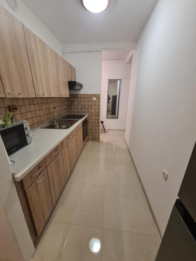 Apartman Yellow - Self Check In オシエク エクステリア 写真