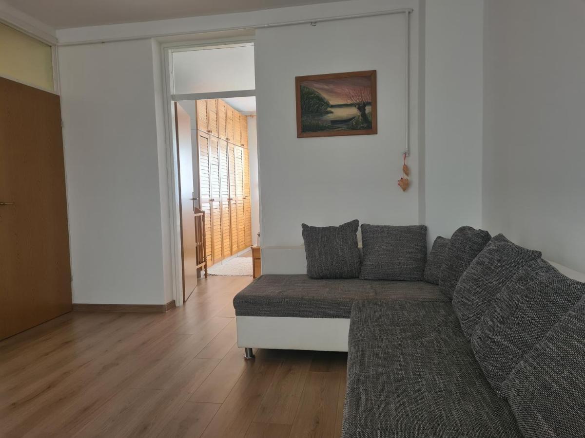 Apartman Yellow - Self Check In オシエク エクステリア 写真
