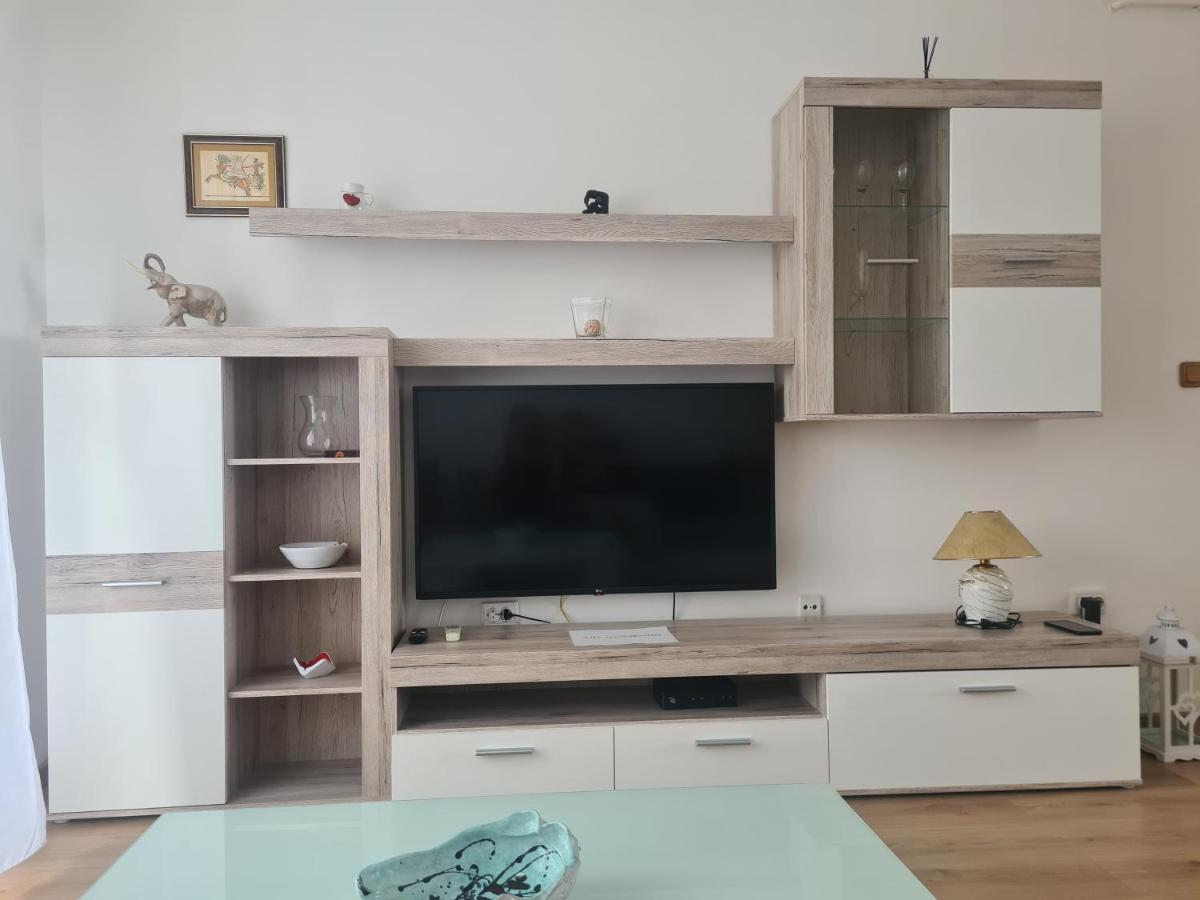 Apartman Yellow - Self Check In オシエク エクステリア 写真
