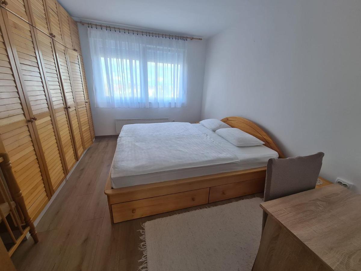 Apartman Yellow - Self Check In オシエク エクステリア 写真
